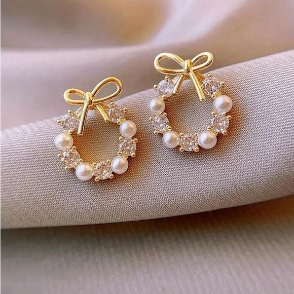 Delicate Bow Earrings - Picture 1 of 2